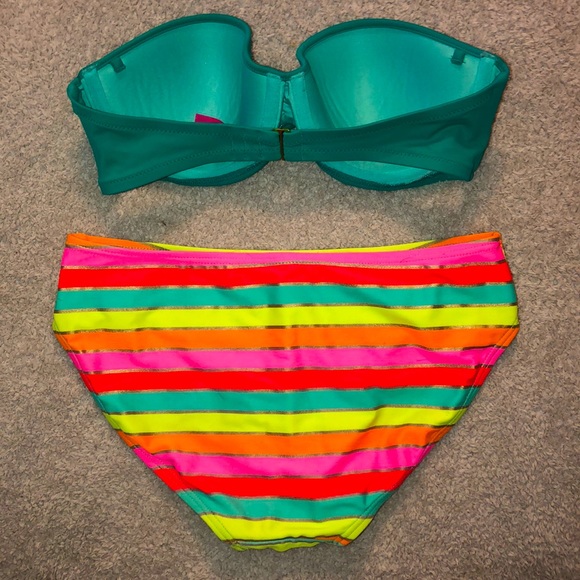 🌈 🤩HOST PIC! 🌈 ⭐️ Victoria’s Secret Bikini - Picture 2 of 7
